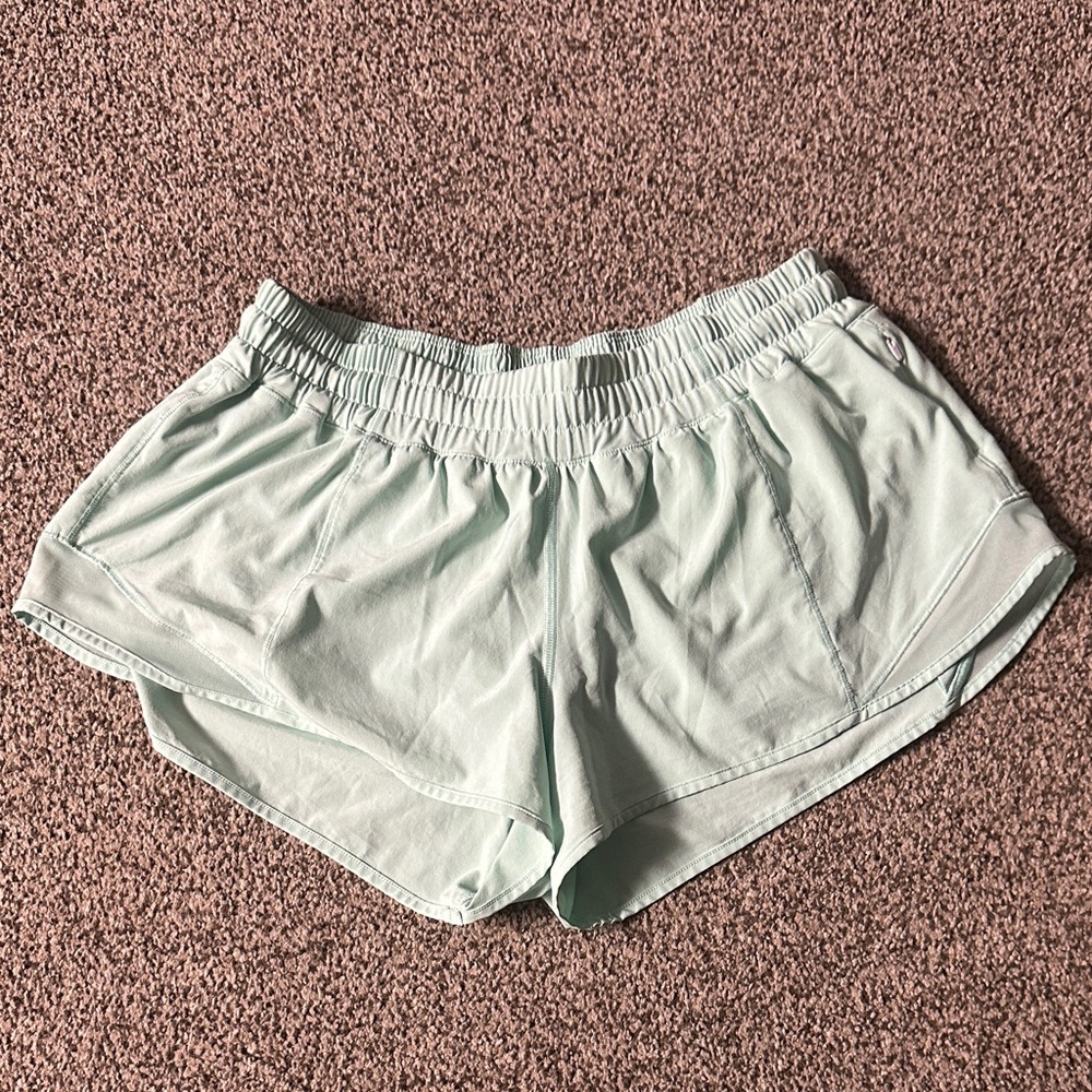 Lululemon LR Hotty Hot Shorts 2.5”